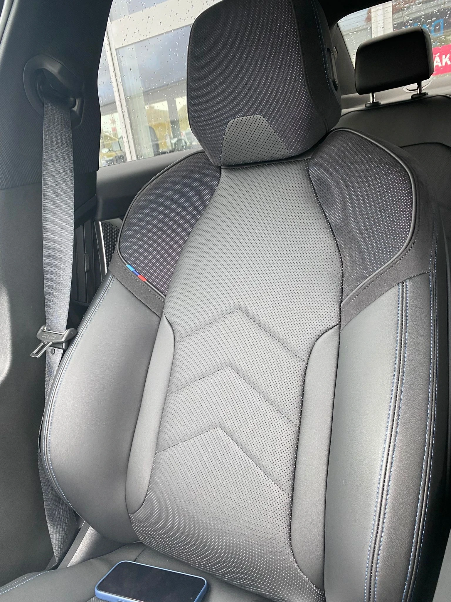 BMW 520 xDrive M-Sport - изображение 7