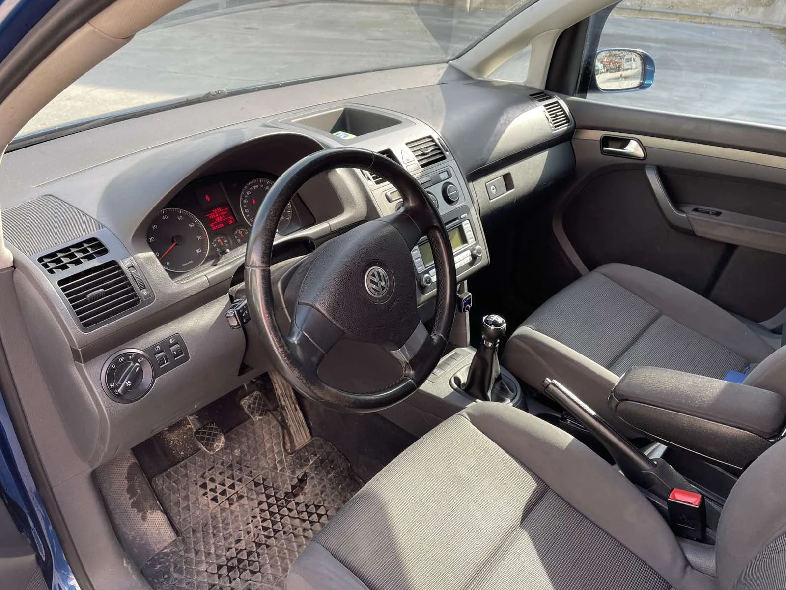 VW Touran  - изображение 7