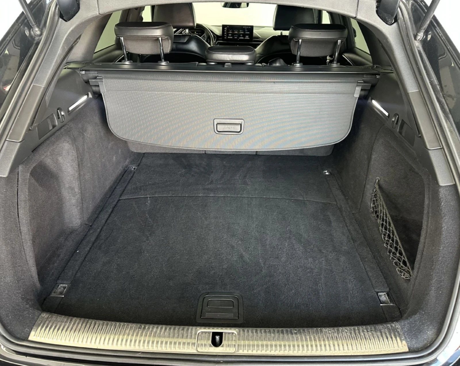 Audi A4 Avant 30 TDI S-LINE.S tronic.Navi.Led.Kamera, снимка 17 - Автомобили и джипове - 53807067