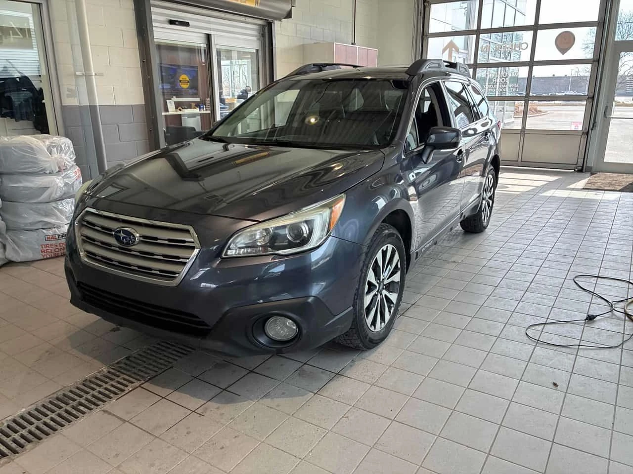 Subaru Outback * 5dr Wgn CVT 2.5i w/Limited Pkg * PANO* KEYLESS*  | Auto.bg — изображение 1
