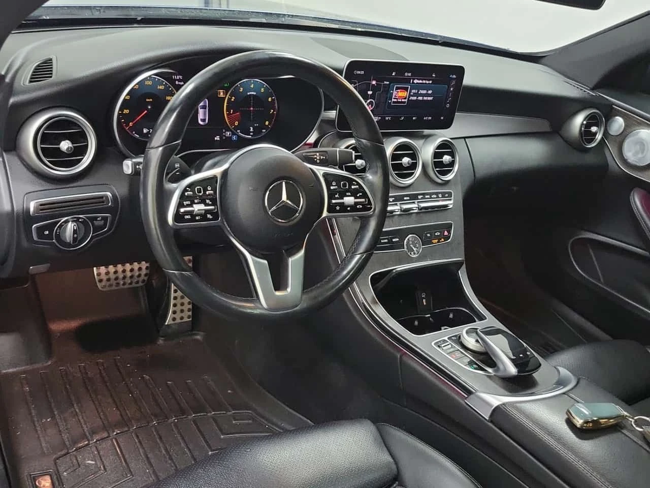 Mercedes-Benz C 300 * CARFAX * FULL DIGITAL * 2 KEYS * , снимка 12 - Автомобили и джипове - 54423136