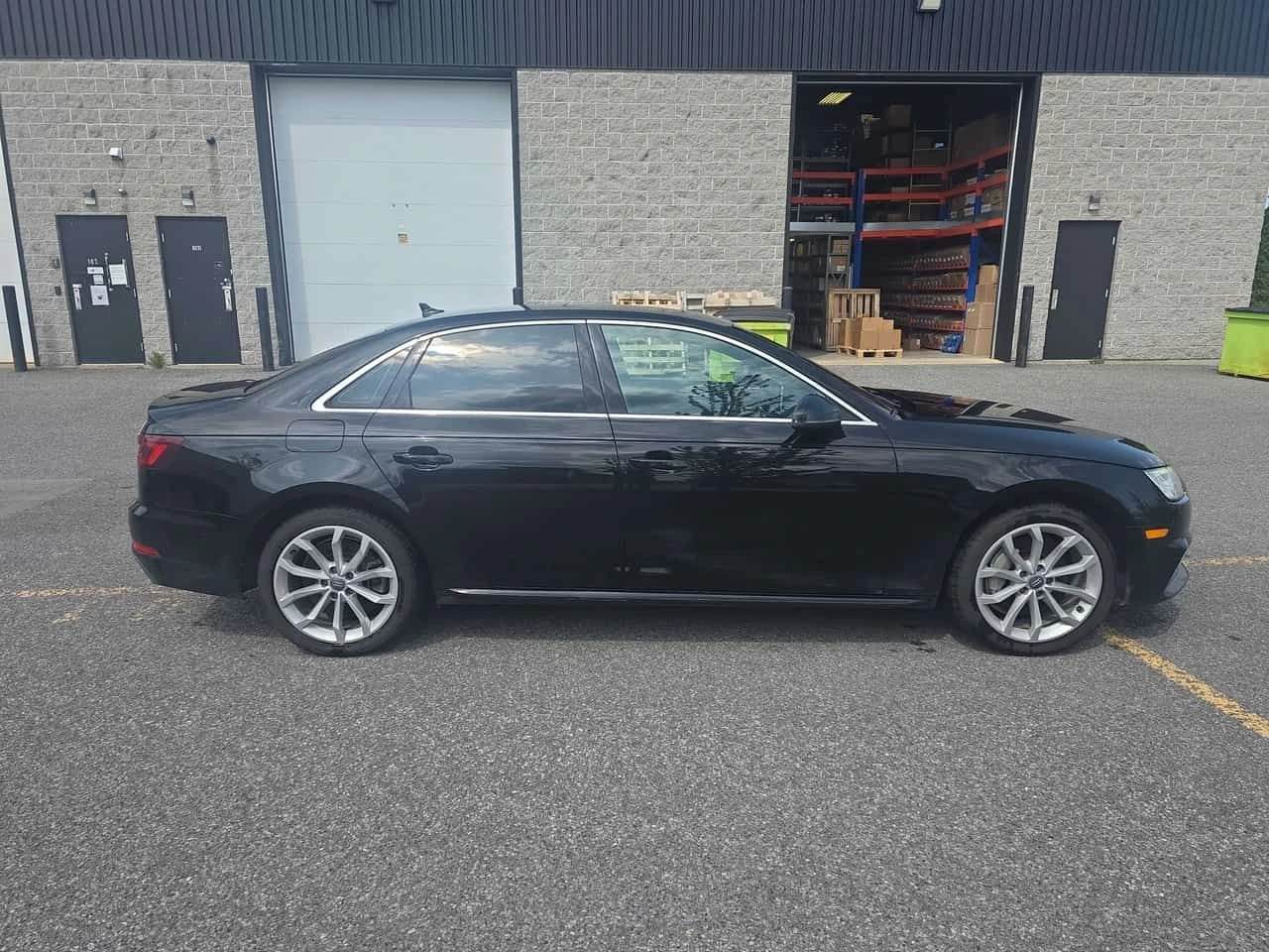 Audi A4 * PROGRESSIV * ПОДГРЕВИ * CARFAX * ШИБИДАХ, снимка 3 - Автомобили и джипове - 54611396