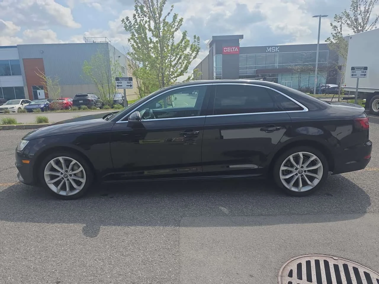 Audi A4 * PROGRESSIV * ПОДГРЕВИ * CARFAX * ШИБИДАХ, снимка 2 - Автомобили и джипове - 54611396