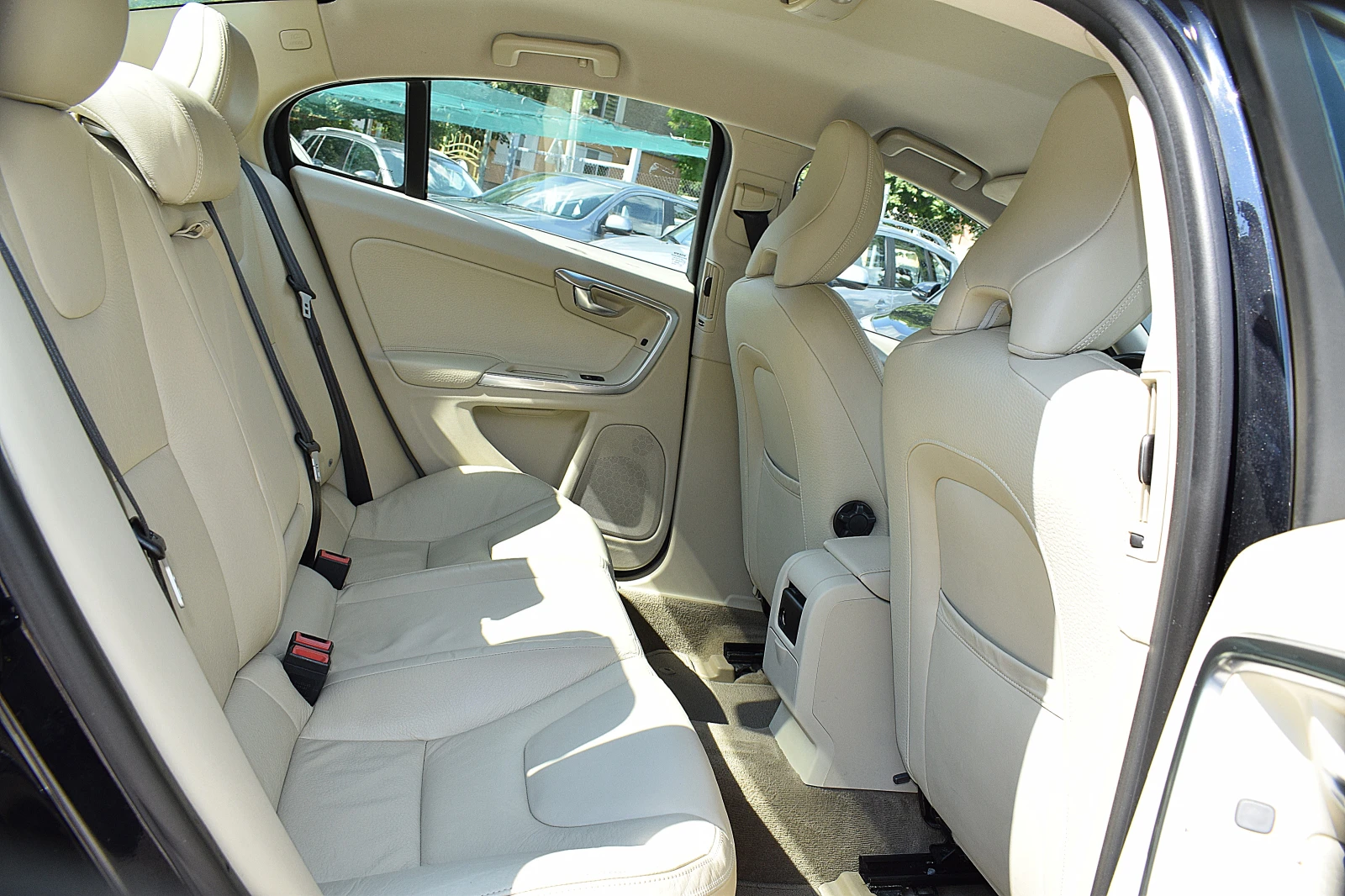 Volvo S60 2.4/D5/205к.с/ШВЕЙЦАРИЯ-LUX, снимка 5 - Автомобили и джипове - 55064378
