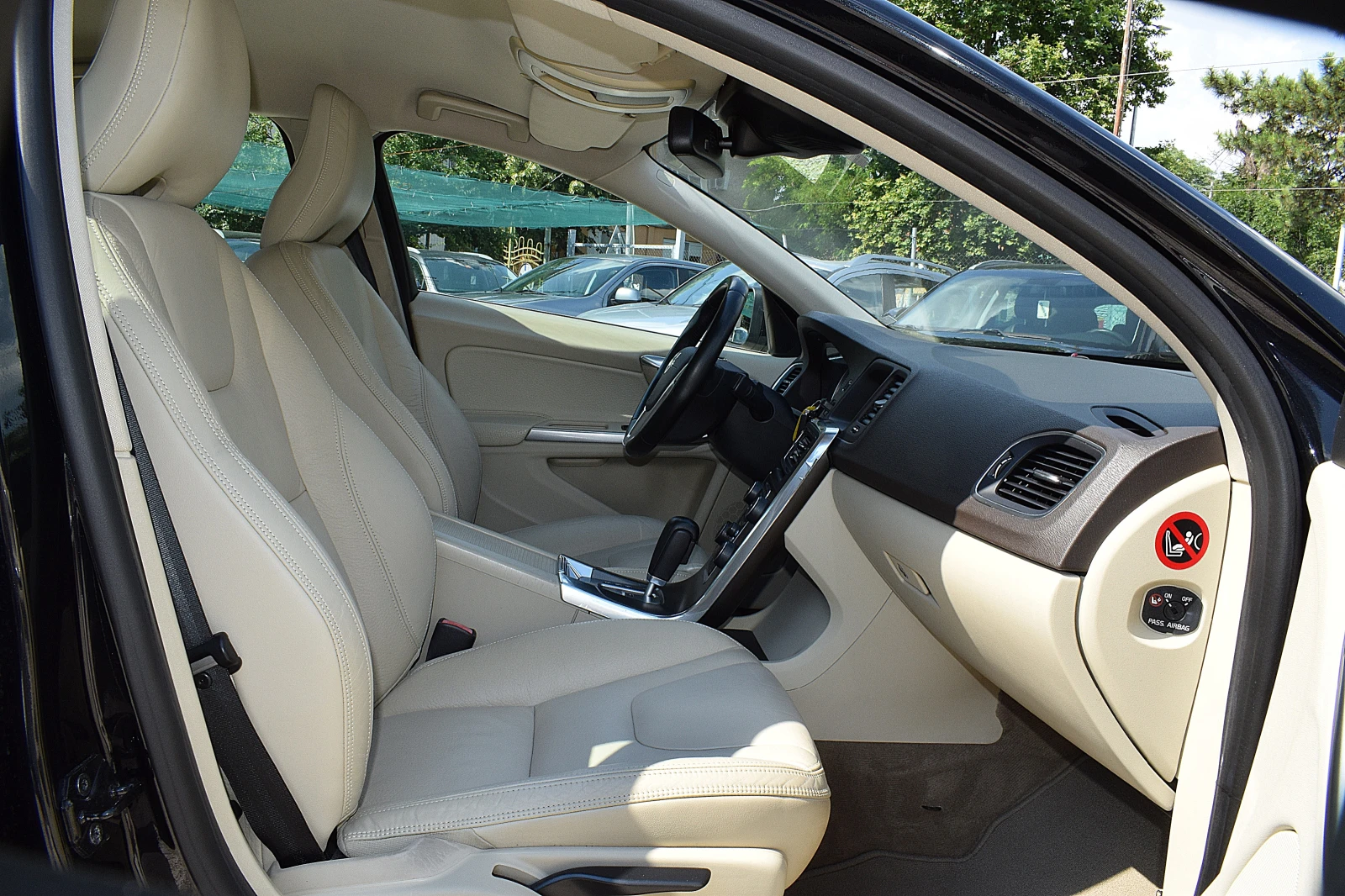 Volvo S60 2.4/D5/205к.с/ШВЕЙЦАРИЯ-LUX, снимка 15 - Автомобили и джипове - 55064378
