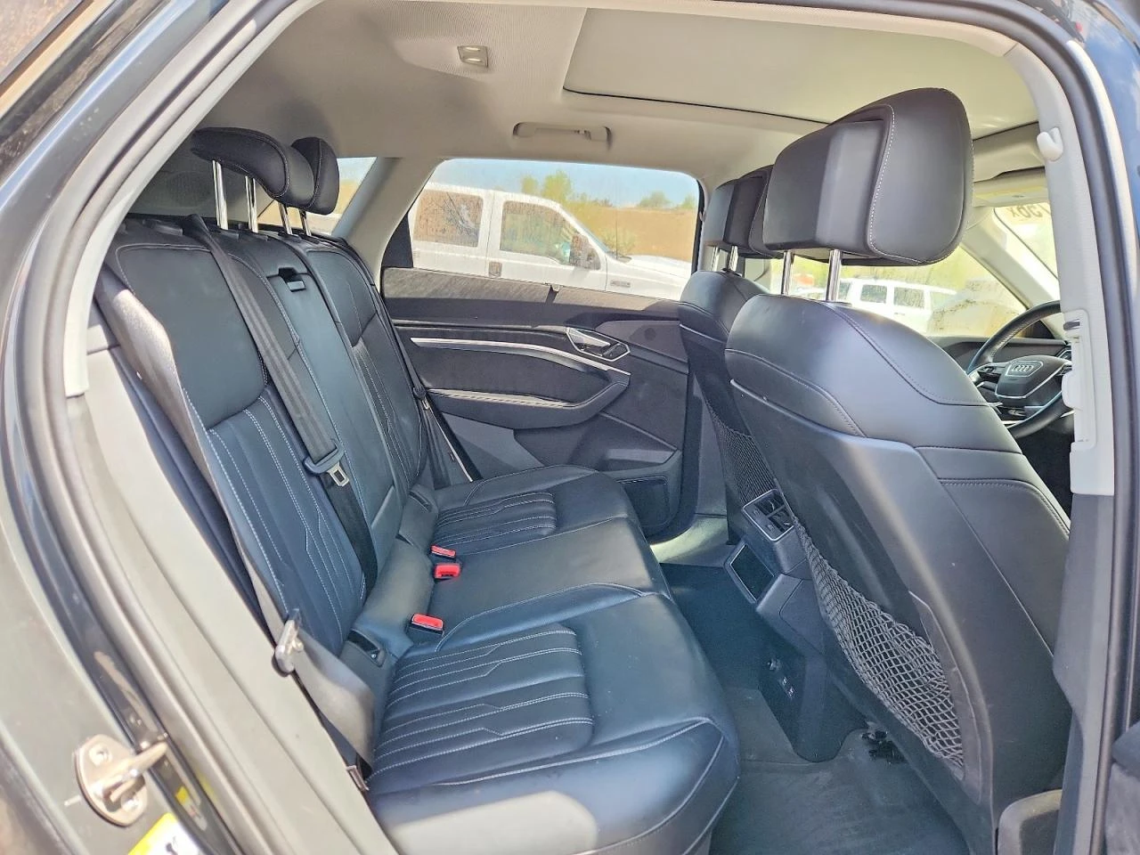 Audi E-Tron Prestige, снимка 11 - Автомобили и джипове - 55093975