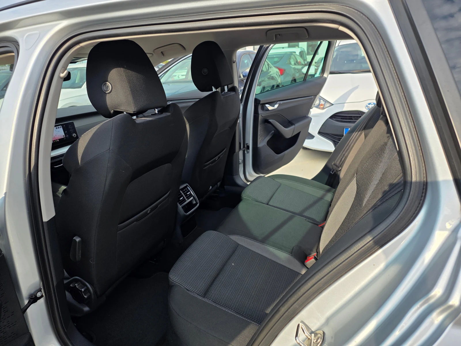 Skoda Octavia 1.5= M-HEV= 150кс, снимка 12 - Автомобили и джипове - 55191787