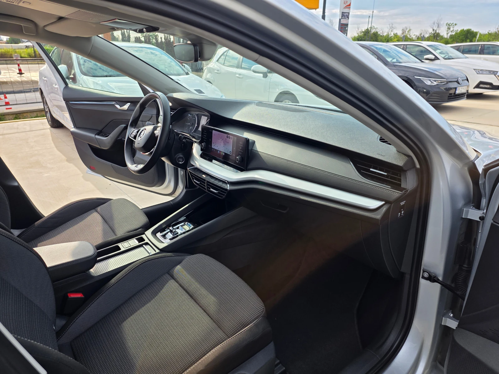 Skoda Octavia 1.5= M-HEV= 150кс, снимка 9 - Автомобили и джипове - 55191787