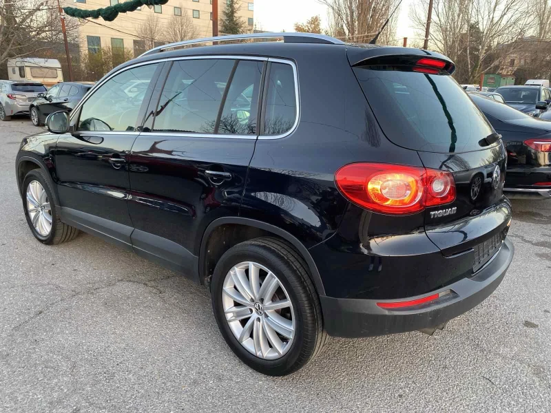 VW Tiguan 2.0 TDI 4Х4 АВТОМАТИК, снимка 3 - Автомобили и джипове - 48251609