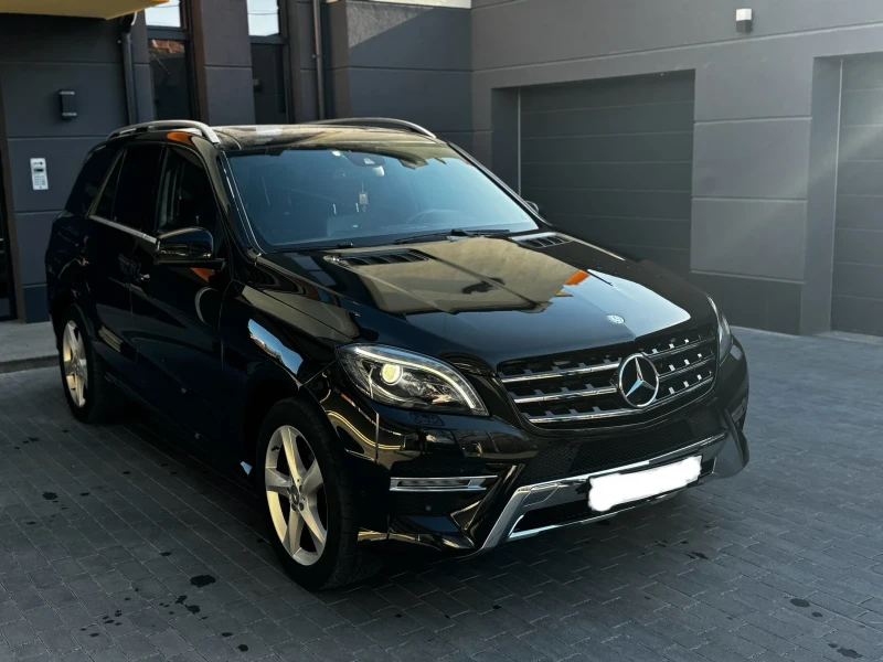 Mercedes-Benz ML 350 AMG* LED* Edition1* Designo* Harman Kardon* Panora, снимка 3 - Автомобили и джипове - 49587248