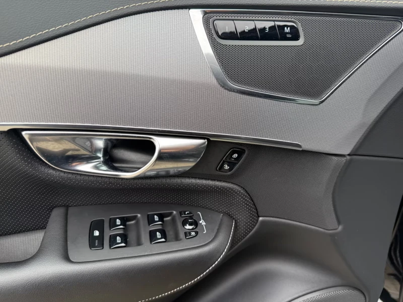 Volvo Xc90 B5/R-DESIGN/235HP/MEMO/CAM/NAVI/AHK/302gpr, снимка 10 - Автомобили и джипове - 51671559