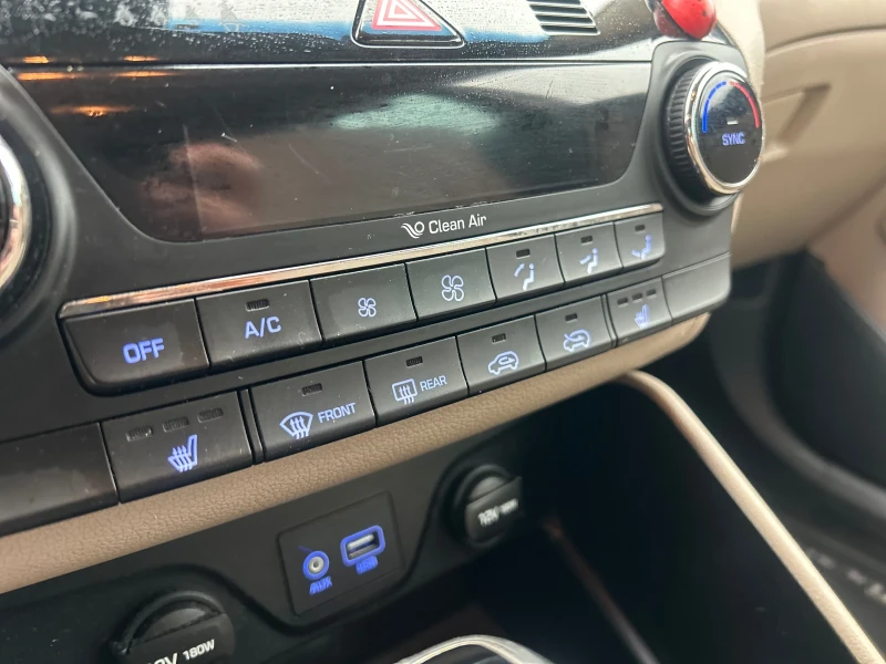 Hyundai Tucson CRDI, снимка 15 - Автомобили и джипове - 52815832