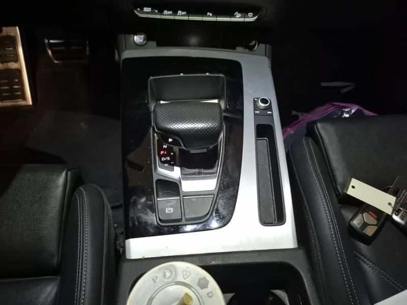 Audi Q5 * PROGRESSIV * CARFAX * ОПЦИЯ ЗА ФИНАНСИРАНЕ, снимка 10 - Автомобили и джипове - 55789019