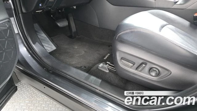 Toyota Rav4 Hybrid 4x4| КАМЕРА| DIST| PANO| ОБДУХВАНЕ| ПАМЕТ, снимка 13 - Автомобили и джипове - 55845951