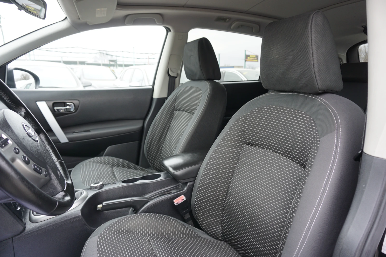 Nissan Qashqai + 2/4х4/НАВИ/6+ 1места/Газ.Уредба/Ст.Таван, снимка 13 - Автомобили и джипове - 53888692