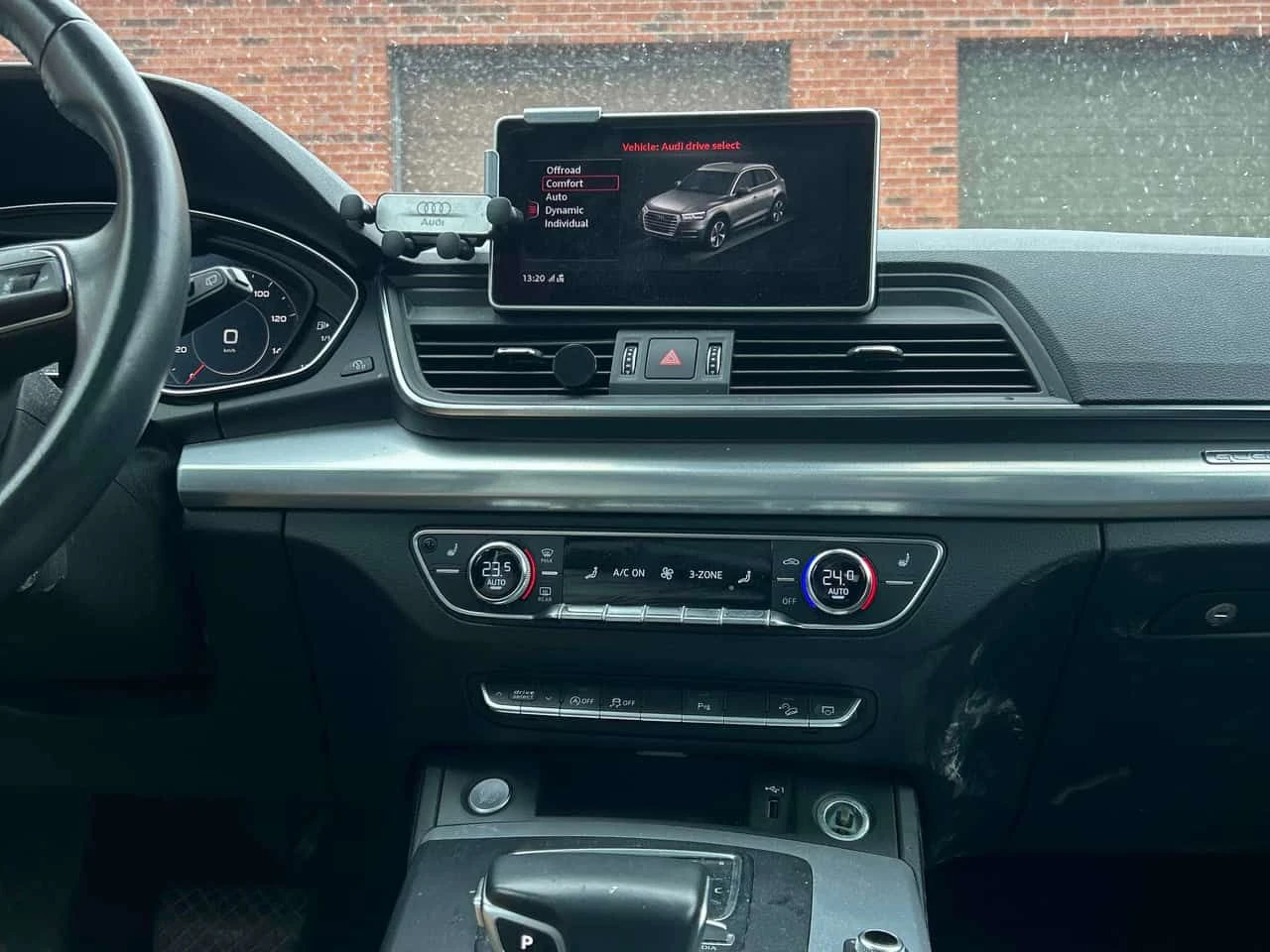 Audi Q5 * Progressiv* CARFAX * Дистроник * Дигитално табло, снимка 8 - Автомобили и джипове - 54043340