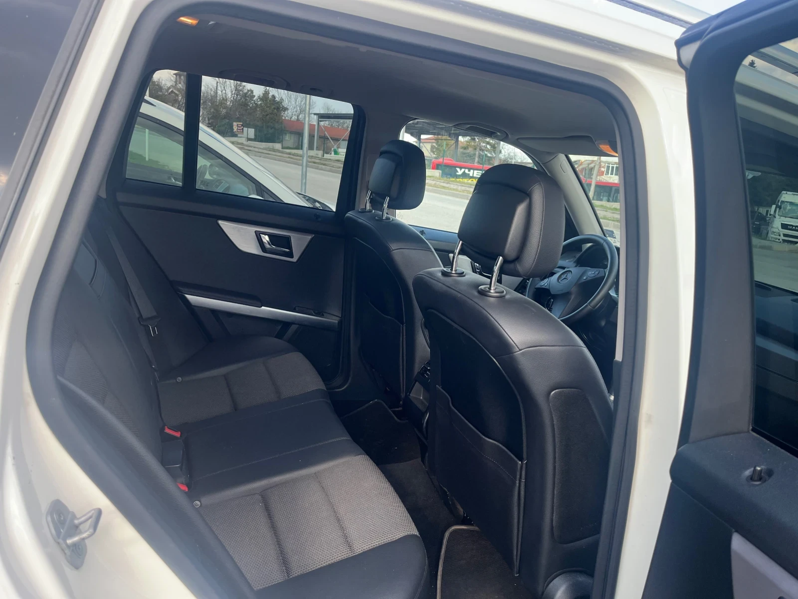 Mercedes-Benz GLK, снимка 7 - Автомобили и джипове - 54150373