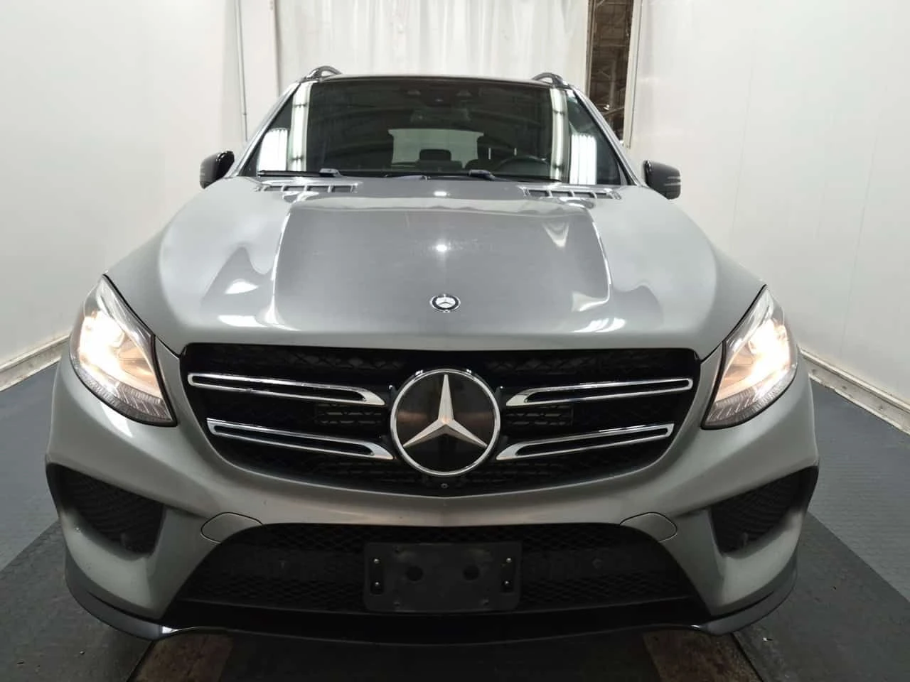 Mercedes-Benz GLE 350 D * ДИСТРОНИК * ОБДУХВАНЕ * HARMAN/KARDON * PANO *, снимка 17 - Автомобили и джипове - 54918960