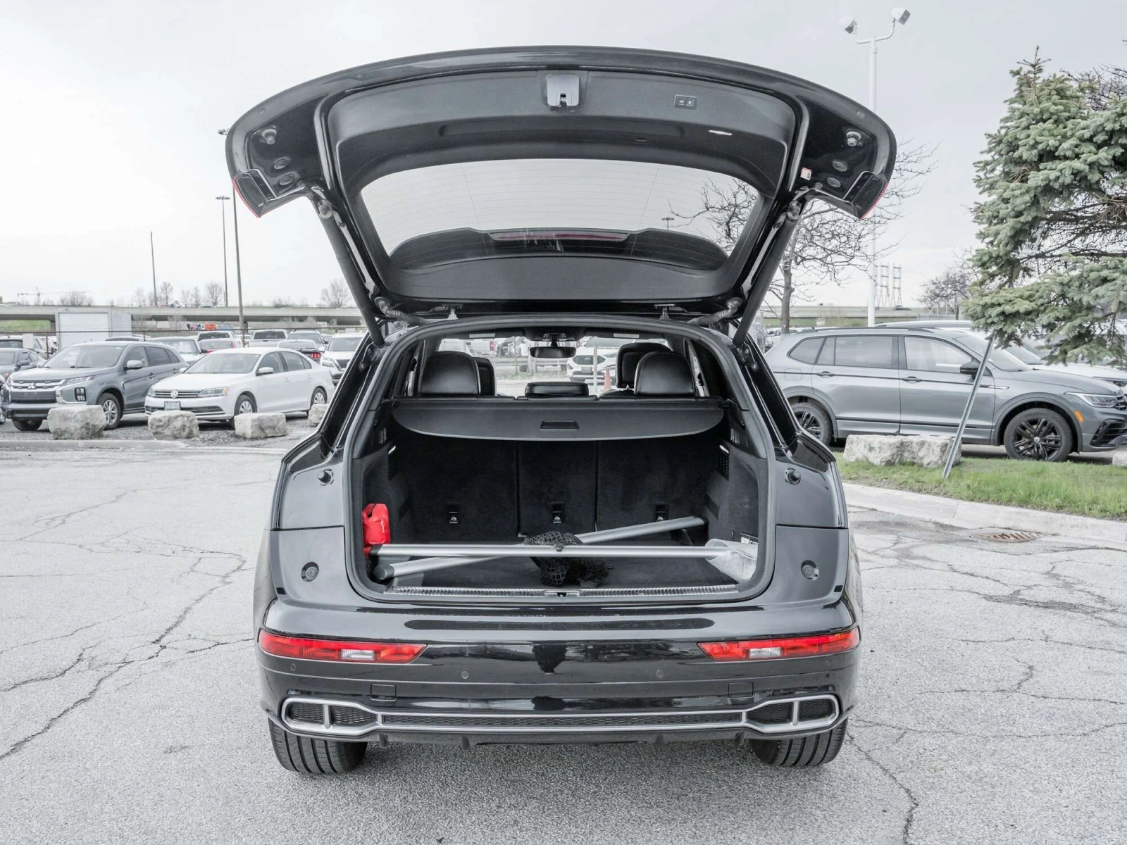 Audi SQ5 3.0T Technik Panoroof | Bang&Olufsen | ЦЕНА ДО БГ, снимка 17 - Автомобили и джипове - 54988128