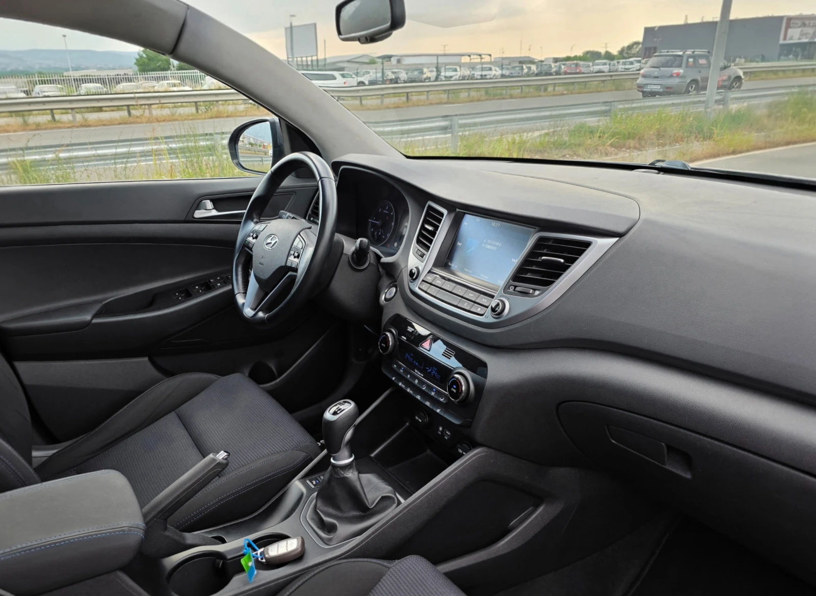 Hyundai Tucson 1.7CRDI 116ks NAVI/KAMERA/PANORAMA, снимка 9 - Автомобили и джипове - 55149792