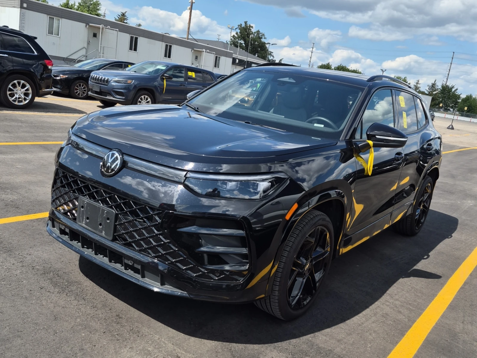 VW Tiguan COMFORTLINE R-LINE BLACK EDITION AWD