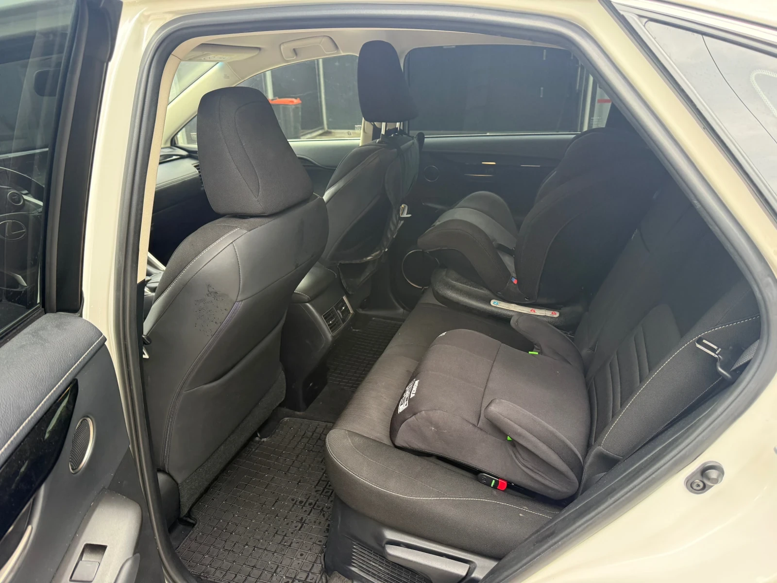 Lexus NX 300h E-four Execitive , снимка 10 - Автомобили и джипове - 55586982