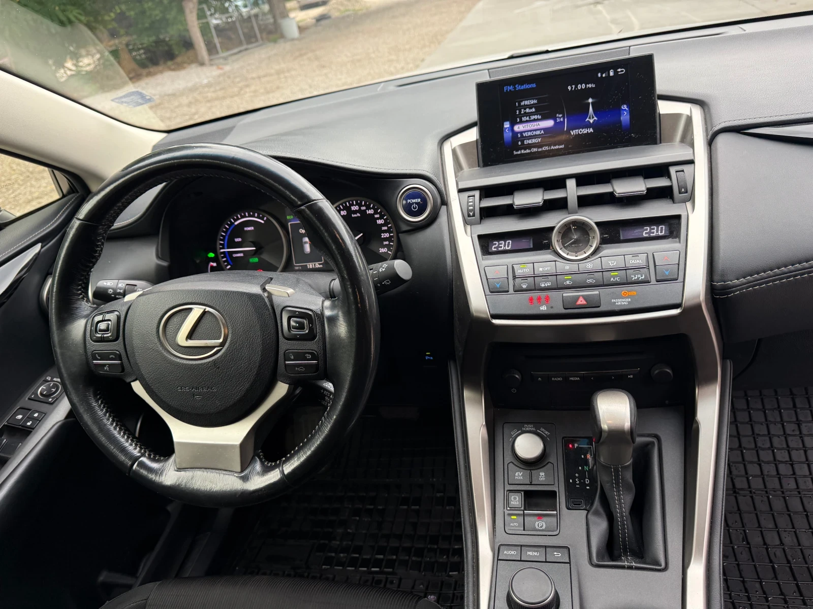 Lexus NX 300h E-four Execitive , снимка 13 - Автомобили и джипове - 55586982