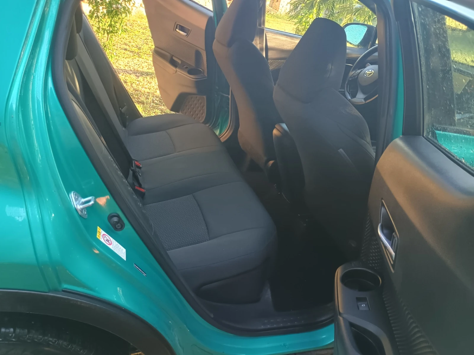 Toyota C-HR 17 000 KM, снимка 14 - Автомобили и джипове - 55588895