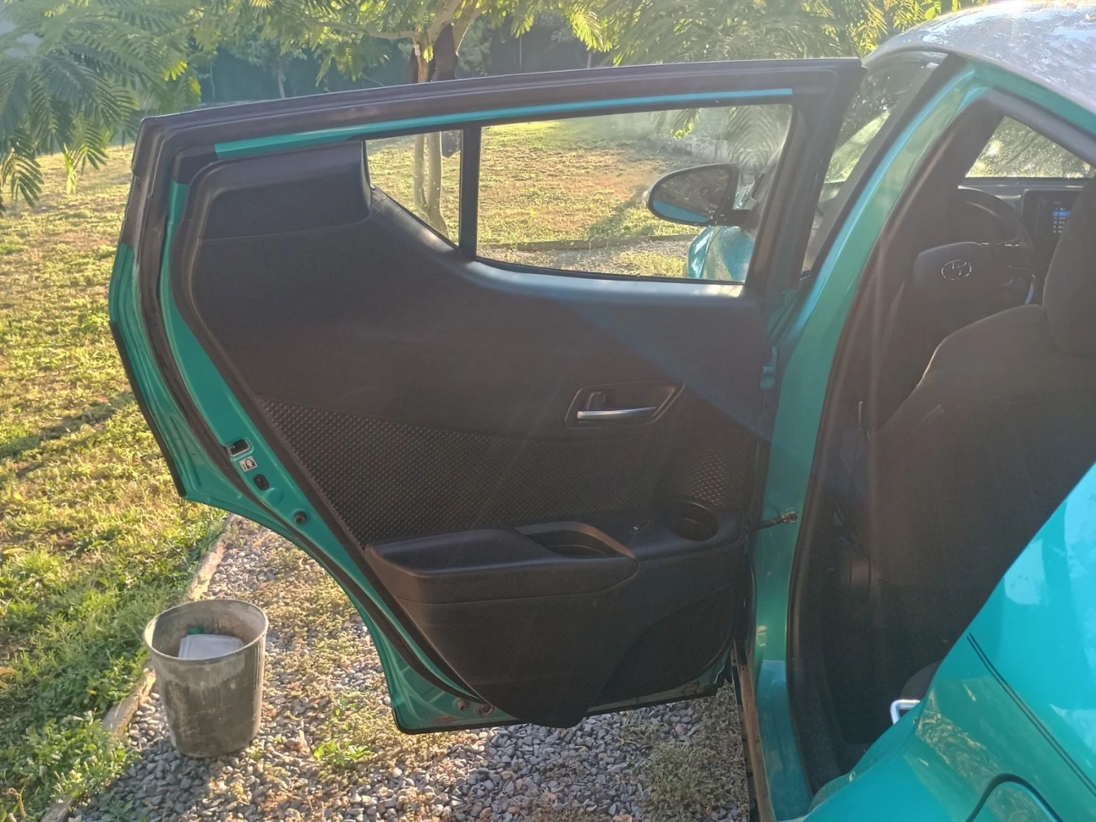 Toyota C-HR 17 000 KM, снимка 16 - Автомобили и джипове - 55588895