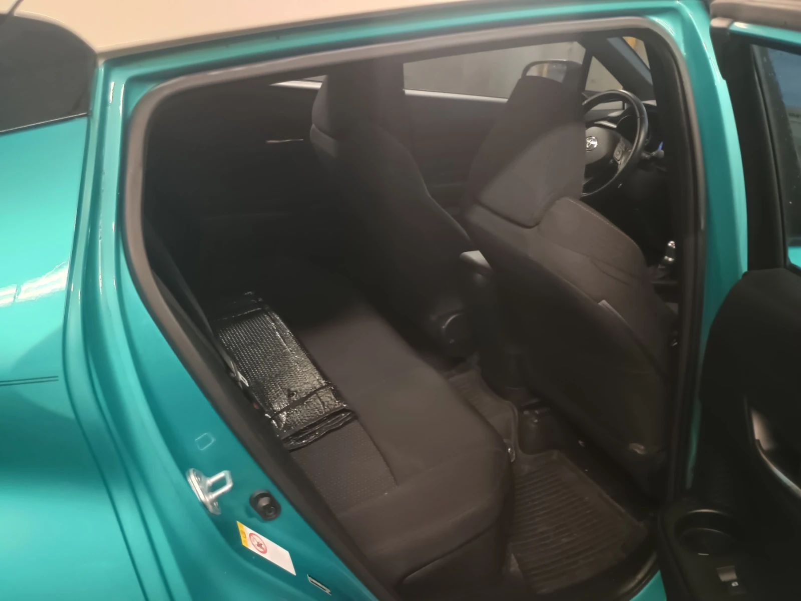 Toyota C-HR 17 000 KM, снимка 12 - Автомобили и джипове - 55588895