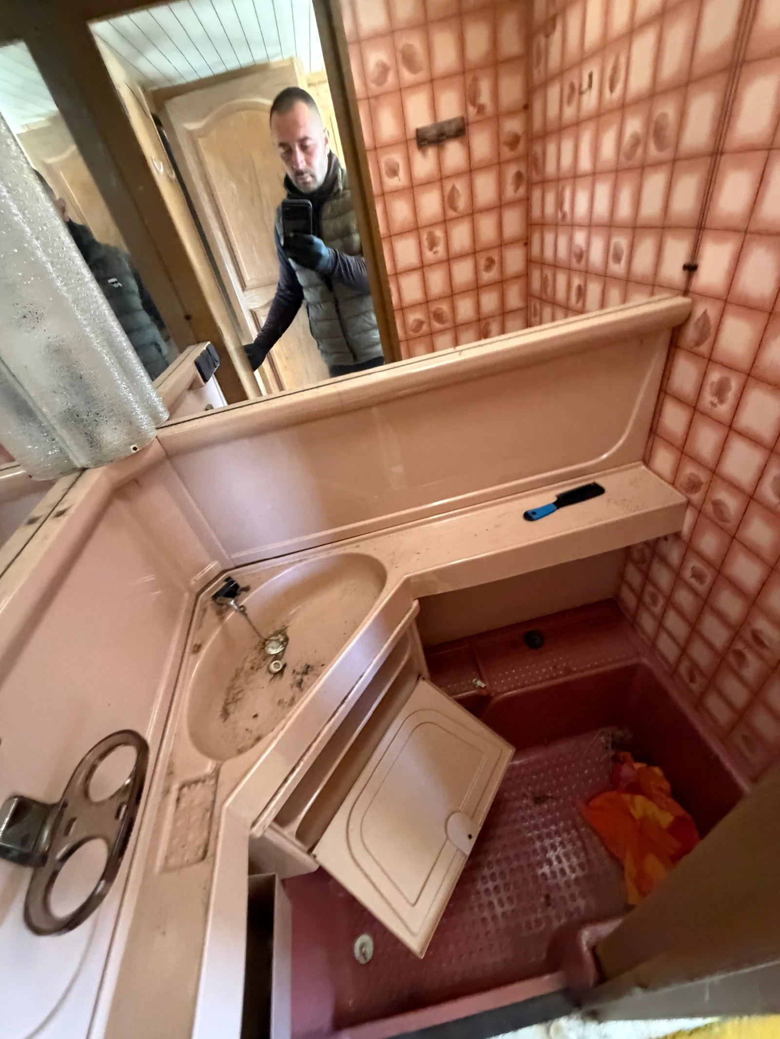 �������� Hobby | Mobile.bg � ����������� 13