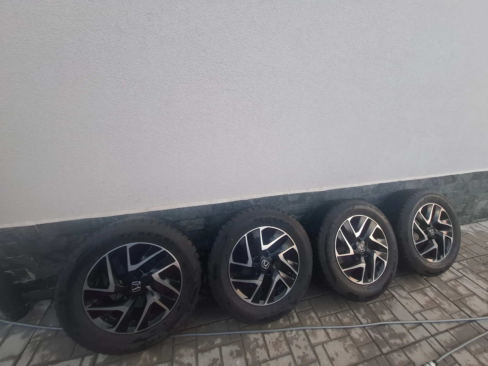 Гуми с джанти Други 225/65R17, снимка 5 - Гуми и джанти - 55736318
