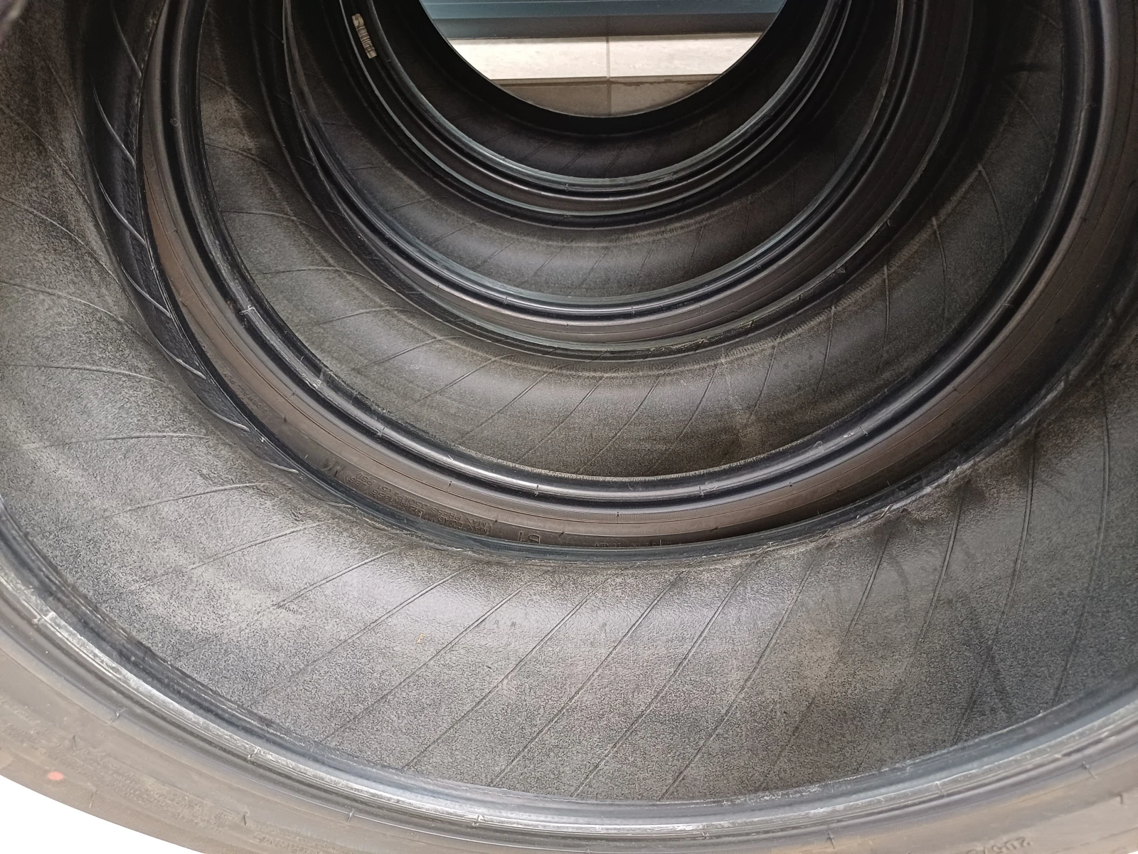 Гуми Летни 205/55R17, снимка 10 - Гуми и джанти - 56713631