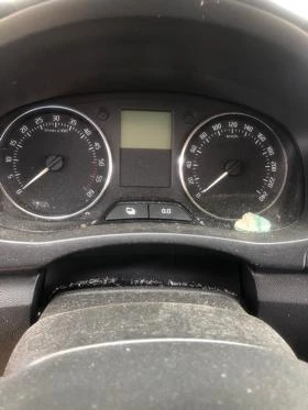 Skoda Fabia 1.6tdi 90hp airbag OK, снимка 14