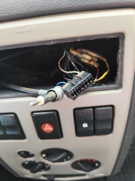 Dacia Logan Газова уредба, снимка 10