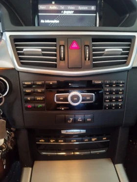 Mercedes-Benz E 220, снимка 8