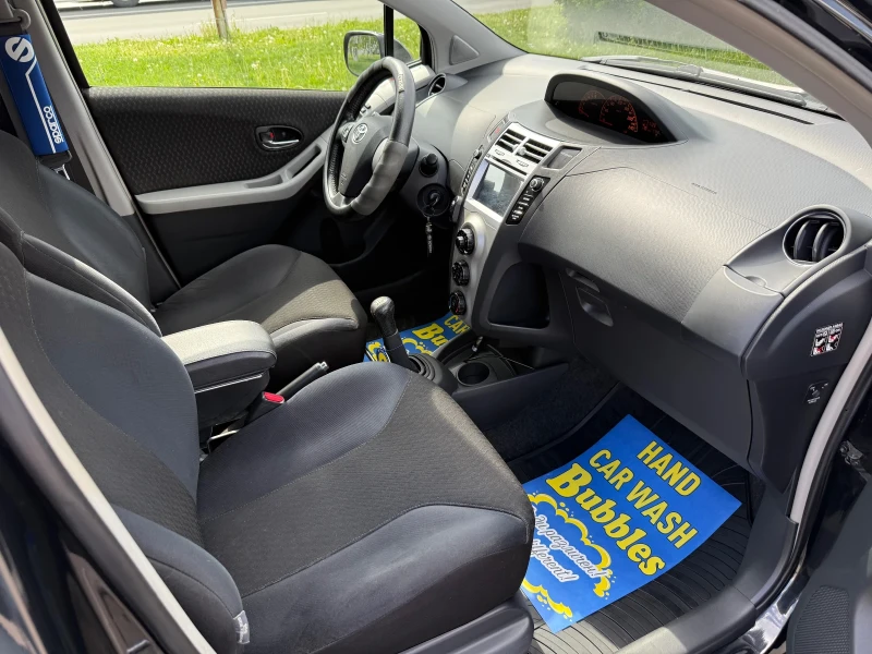 Toyota Yaris 1.8 TS, снимка 11 - Автомобили и джипове - 52598638