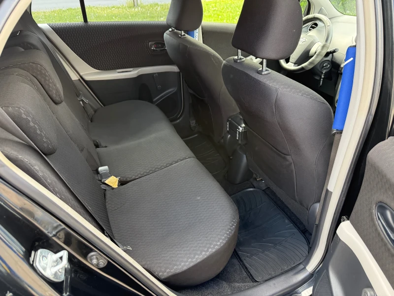 Toyota Yaris 1.8 TS, снимка 12 - Автомобили и джипове - 52598638