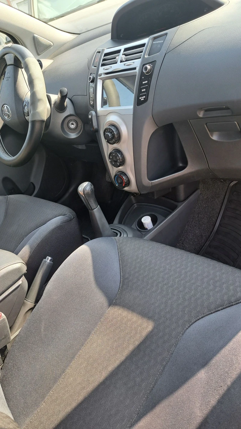 Toyota Yaris 1.8 TS, снимка 11 - Автомобили и джипове - 47169906