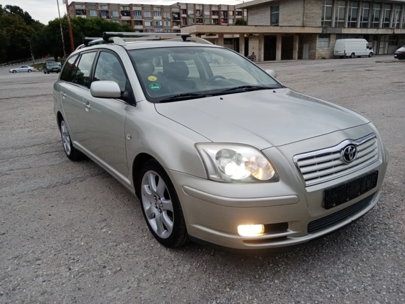 Toyota Avensis 2.0 i FACELIFT, снимка 2 - Автомобили и джипове - 47287020