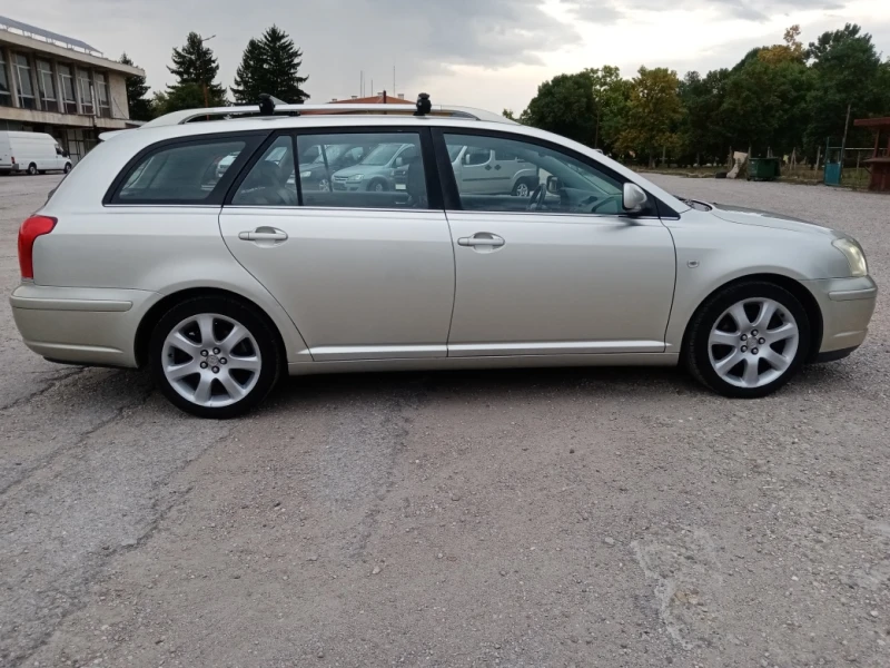 Toyota Avensis 2.0 i FACELIFT, снимка 7 - Автомобили и джипове - 47287020