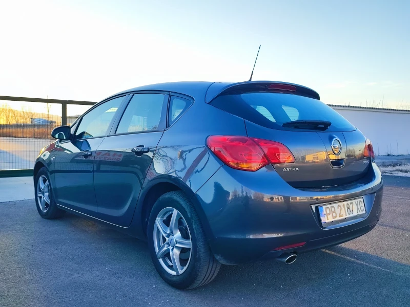 Opel Astra 1.4 Turbo/6ск, снимка 6 - Автомобили и джипове - 48387015