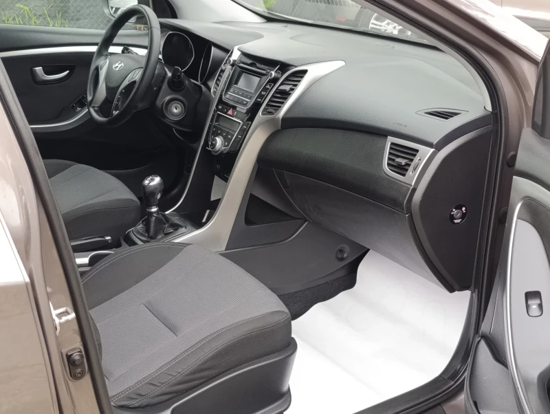 Hyundai I30, снимка 10 - Автомобили и джипове - 51747658