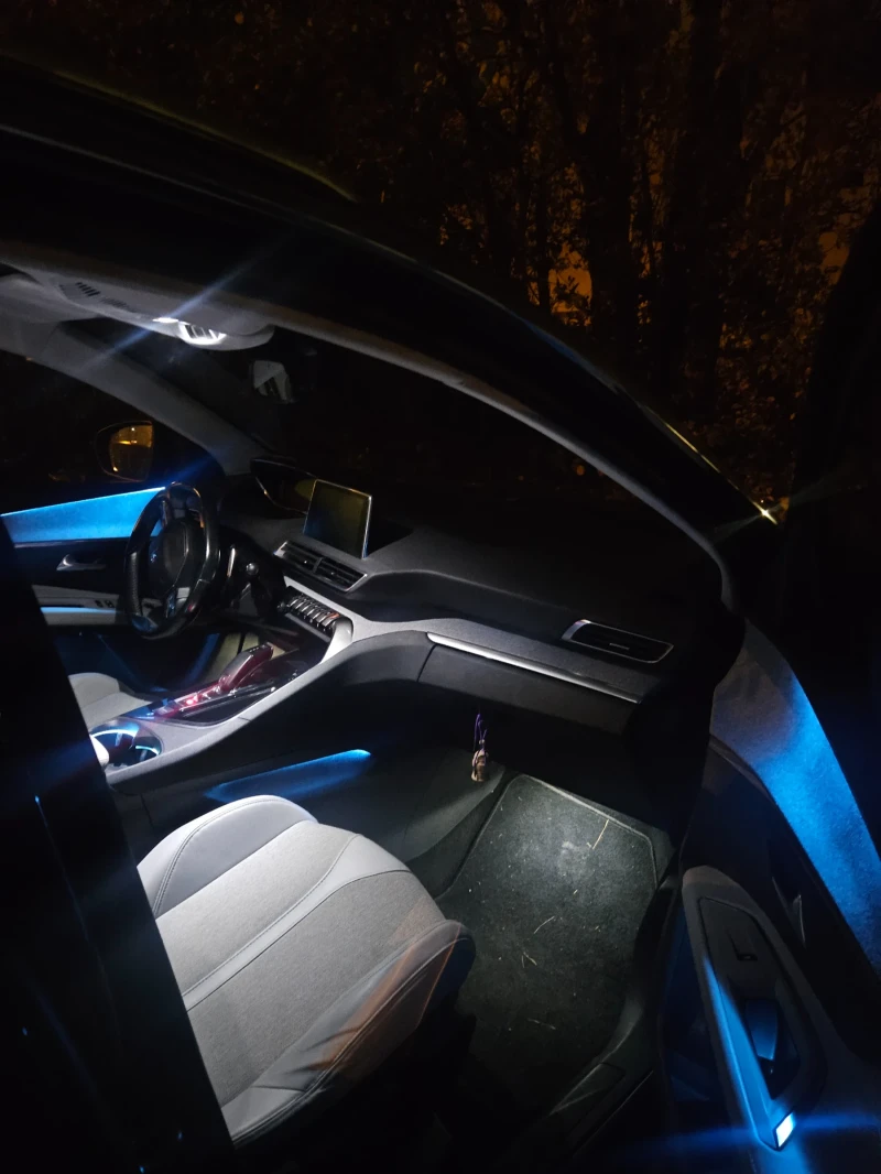 Peugeot 5008 1.6 THP, снимка 9 - Автомобили и джипове - 53143188