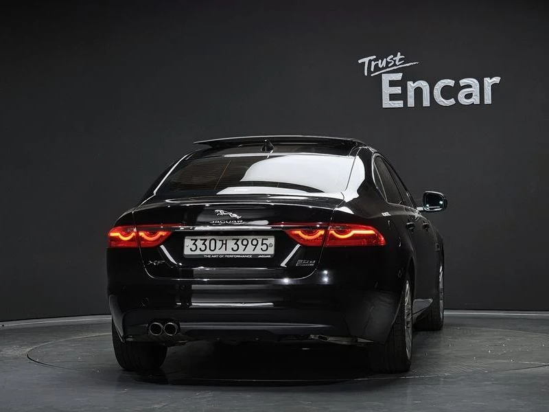 Jaguar Xf 2.0 Automatic, снимка 4 - Автомобили и джипове - 55926404