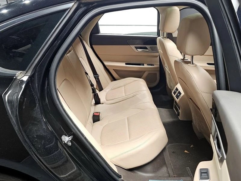 Jaguar Xf 2.0 Automatic, снимка 11 - Автомобили и джипове - 55926404