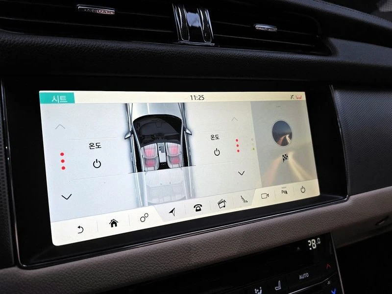 Jaguar Xf 2.0 Automatic, снимка 16 - Автомобили и джипове - 55926404