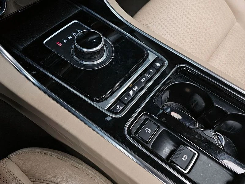 Jaguar Xf 2.0 Automatic, снимка 9 - Автомобили и джипове - 55926404