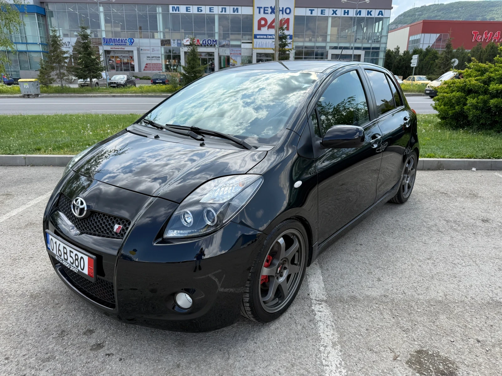 Toyota Yaris 1.8 TS - изображение 2