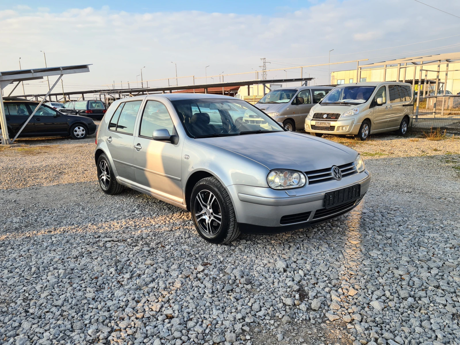 VW Golf 1.9TDI 90KC. CARAT.175000KM - изображение 3